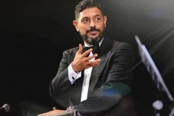 شاهد .. المايسترو هاني فرحات وزوجته يخطفان الأنظار في عرض إيلي صعب بموسم الرياض