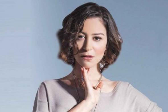 منة شلبي تنسحب من تصوير «السلم والثعبان 2»