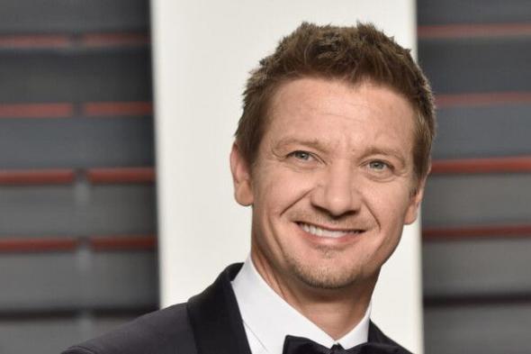 شاهد .. جيريمي رينر : "مُت للحظة بعد الحادثة وهذا ما رأيته"