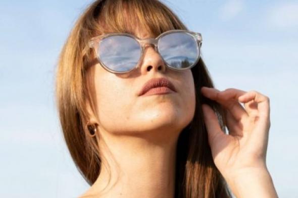 هل فكرت يوماً لماذا تختلاف ألوان النظارات الشمسية؟ السبب سوف يصدمك