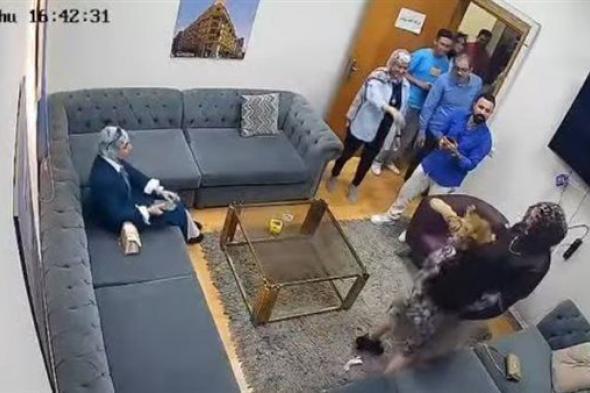 شاهد .. إصابة الفنانة مروة عبد المنعم بعد تعرضها لهجوم أسد أثناء تصوير برنامج