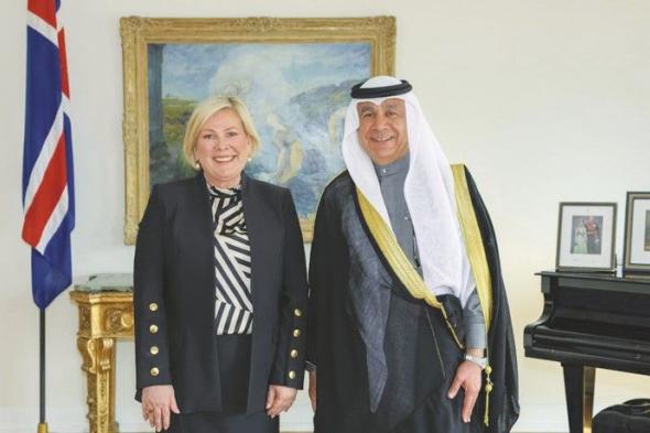 سفيرنا بأيرلندا يقدم أوراق اعتماده سفيراً لدى آيسلندا